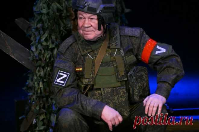 «Дукалис» Сергей Селин пояснил, почему Галкин и Смольянинов считают РФ злом. По мнению актера, есть тип людей, которым проще ругать свою страну, чем перестроить свой мозг и начать гордиться ею.