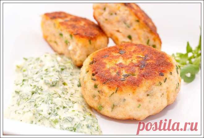 Котлеты из кальмаров 


Замечательное блюдо .Сочные и нежные котлеты.
ИНГРЕДИЕНТЫ

Кальмары – 4 шт.,
Лук репчатый – 2 шт.,
Хлеб белый (батон) – 200 г.,
Молоко или вода (для вымачивания хлеба) – 100 мл.,
Укроп свежий – неб…