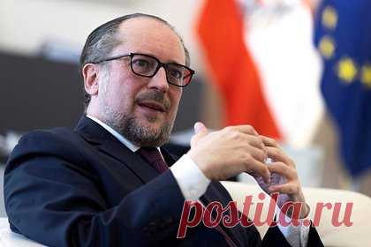 МИД Австрии заявил о невозможности Европы резко оборвать диалог с Россией. Страны Европы не могут резко оборвать диалог с Россией, когда идет речь о создании архитектуры европейской безопасности после завершения конфликта на Украине. О невозможности европейских стран «отменить Россию» заявил министр иностранных дел Австрии Александер Шалленберг.