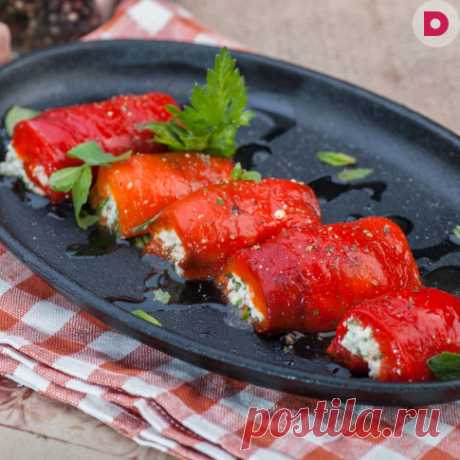 Рулетики из печеного перца с сыром и травами (вариант рецепта)