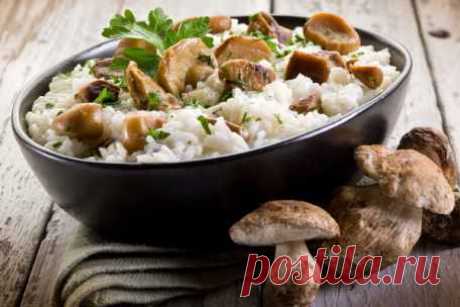 Рецепт Рис с шампиньонами, репчатый луком и зеленью