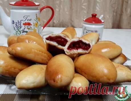 Пирожки с яблоками и вишней – кулинарный рецепт