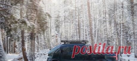 Фото: Canoo До недавнего времени электрический пикап Tesla Cybertruck не имел много достойных альтернатив. Однако, сейчас расклад сил начал меняться — небольшая компания из Калифорнии Canoo представила еще одну машину, которая вполне может конкурировать с детищем Илона Маска. Электромобиль был представлен в ходе мероприятия Virtual Media Day, а его поставки заказчикам начнутся в 2023 году. Фото: Canoo Машина разработана инженерами Canoo с нуля. В основе лежит платформа-скейтборд, которая так…