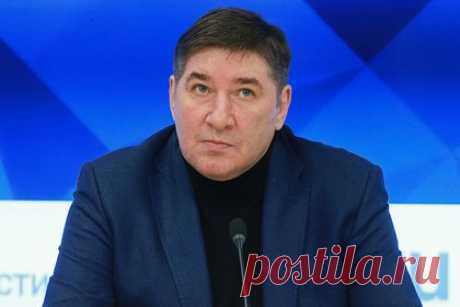 Олимпийский чемпион раскритиковал живущего в США российского хоккеиста. Двукратный олимпийский чемпион Александр Кожевников раскритиковал игрока клуба Национальной хоккейной лиги «Калгари Флеймс» Никиту Задорова. Кожевников назвал заявления хоккеиста чушью. «Где он живет? Вот от этого надо отталкиваться. Льет грязь на наших легенд, говорит, что за меня кто-то пишет», — высказался он.
