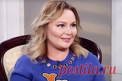 Звезда Comedy Woman рассказала об уходе из КВН. Звезда Comedy Woman Татьяна Морозова рассказала, при каких обстоятельствах ушла из КВН. После окончания университета она приняла участие в последнем для себя фестивале Высшей лиги КВН в Юрмале в составе команды «Лица уральской национальности» и получила приглашение на съемки в «Ля фам ридикюль».