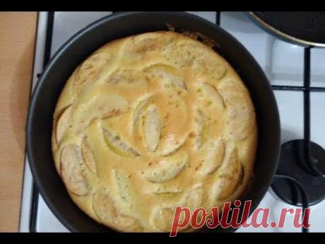 Шарлотка пышная с домашними яблоками и грушами в духовке рецепт пошагово