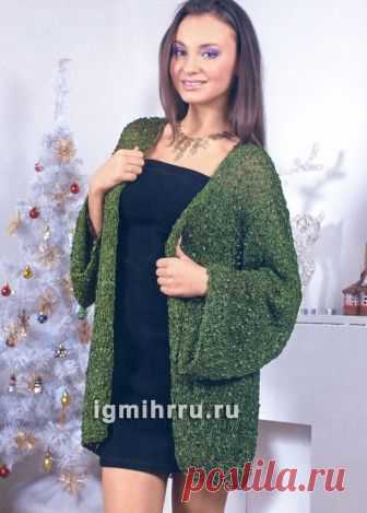 Темно-зеленый кардиган с широкими рукавами. Вязание спицами