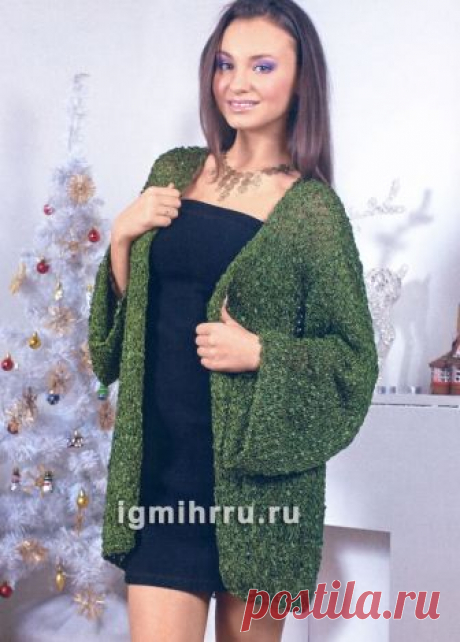 Темно-зеленый кардиган с широкими рукавами. Вязание спицами