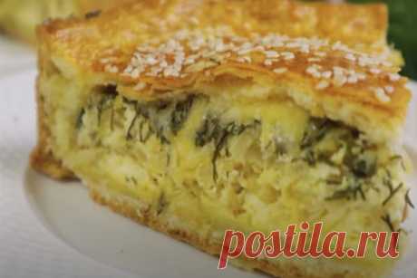 Закусочный пирог с сыром и луком. Замечательно вкусный!

Из всех пирогов, которые я пробовала — этот лучший закусочный пирог. Все мои друзья просто в восторге.