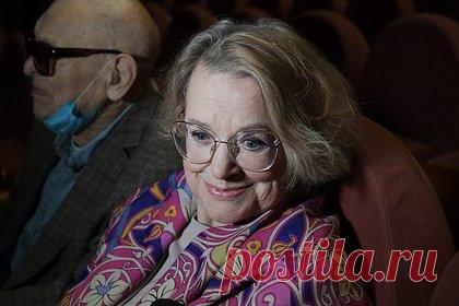 Звезда «Иронии судьбы» попала в больницу после обморока в день рождения. Звезда фильма «Ирония судьбы», народная артистка РСФСР Валентина Талызина попала в больницу после того, как упала в обморок в день своего рождения. По словам источника телеканала, Талызина потеряла сознание вечером в воскресенье, 22 января, после чего помощница вызвала артистке скорую.