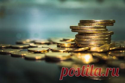 В старом носке и наволочке нашли золото на 13 миллионов рублей. Золото, которое нашли при подготовке к распродаже имущества из дома в британском графстве Лестершир, ушло с молотка за 118 тысяч фунтов стерлингов. Для отбора вещей на продажу хозяин дома пригласил специалистов аукционного дома Hansons Auctioneers. Перебирая старое белье, они обнаружили 331 золотую монету.
