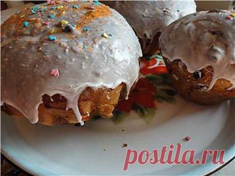 Кулич с цукатами и изюмом.