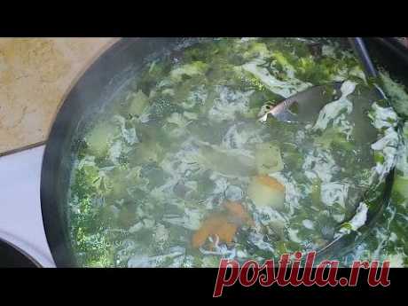 Суп с шпинатом и яйцом