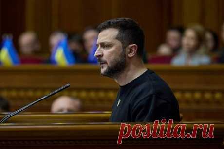 В Госдуме назвали ликвидацию «режима Зеленского» обязательной задачей СВО. Задачи специальной военной операции, начатой Россией, не будут выполнены без ликвидации «режима» действующего президента Украины Владимира Зеленского. По словам Миронова, «западные ставленники в Киеве» отстаивают не независимость Украины, а ценности западной идеологии.