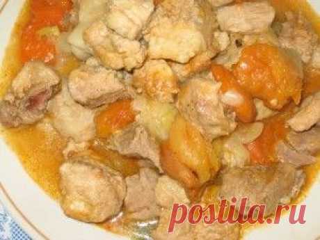 Нежная говядина в сливочном соусе с курагой