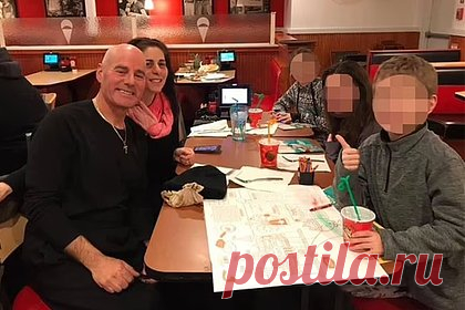 Мужчина случайно нанял для убийства жены агента под прикрытием и попался. Житель США случайно нанял секретного агента ФБР для убийства своей жены. Мужчина предоставил агенту, выдававшему себя за киллера, информацию о супруге, ее автомобиле и графике работы и заплатил задаток в размере 1,5 тысячи долларов за исполнение заказа. Теперь ему грозит до 10 лет тюрьмы и крупный штраф.