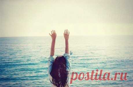 Если у человека есть деньги, но он не удовлетворен, он приравнивается к бедным. Если человек имеет деньги, но все еще находится в скорбящем состоянии, он все еще бедный. А если он бедный, но удовлетворенный, он считается богатым, счастливым. То есть деньги предназначены для ............