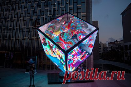 Названы главные слова русского языка за 2023 год. Главными словами 2023 года стали «нейросеть», GPT и «база». Такие данные по итогам анализа данных, частотности запросов и оценки экспертов приводит портал «Грамота.ру». Самым популярным из них оказалось слово «нейросеть» — за него отдали голоса более 75 процентов опрошенных экспертов.