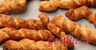 РЕЦЕПТЫ И СОВЕТЫ ХОЗЯЙКАМ: Просто как дважды два: рецепт вкуснейших сырных палочек.