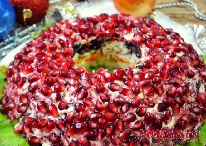 Салат гранатовый браслет с курицей - новогодний салат