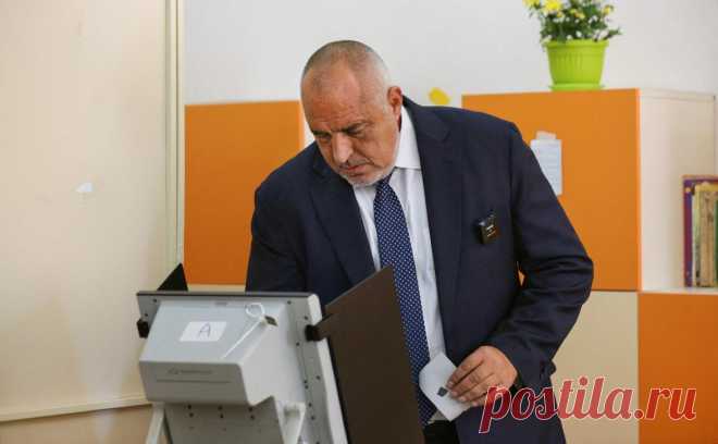 Экзитпол показал победу коалиции экс-премьера Болгарии на выборах. Партия экс-премьера Болгарии Бойко Борисова «Граждане за европейское развитие Болгарии» (ГЕРБ) в коалиции с Союзом демократических сил (СДС) одерживает победу на внеочередных парламентских выборах, пишет Sofia Globe со ссылкой на данные экзитпола.