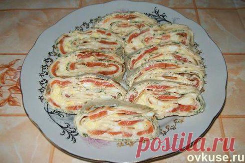 Рулет из лаваша с лососем
http://i.ovkuse.ru/blogs/kulinarija/rulet-iz-lavasha-s-lososem.html

Рулет из лаваша с лососем - Простые рецепты Овкусе.ру
Рулет из лаваша с лососем