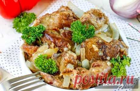 Куриная печень с луком на сковороде – простой и быстрый рецепт