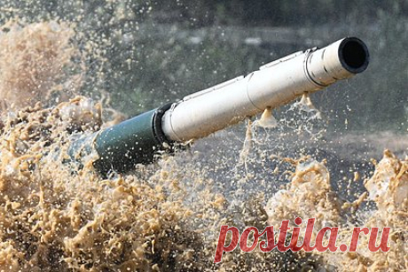 Российские танки выдержали испытания трофейными боеприпасами. Комплекс активной защиты (КАЗ) «Арена-М», устанавливаемый на танк Т-72, успешно прошел испытания, сообщили в холдинге «Высокоточные комплексы» госкорпорации «Ростех». Уточняется, что комплект успешно противостоял как российским противотанковым ракетным комплексам (ПТРК), так и зарубежным трофейным боеприпасам.