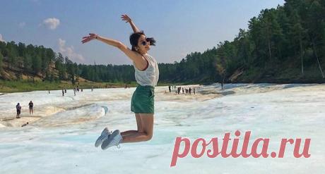 ​Снег даже в +35°С: пляж Булуус, где лед не тает уже тысячи лет Кажется, пляжами уже никого не удивишь: будь то белоснежный песок или крупная галька, из которой можно строить башни. Однако на нашей планете есть одно