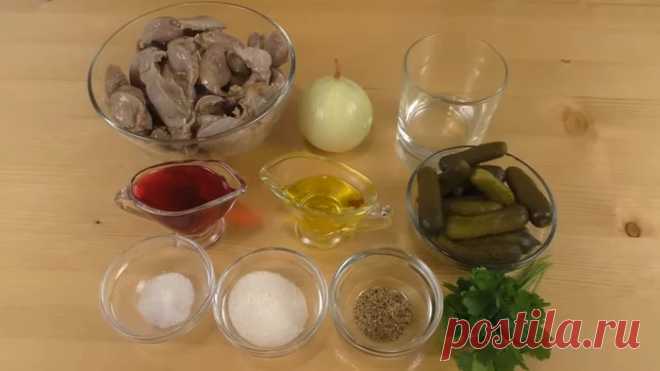Бюджетно! Два салата из куриных желудочков на Новый Год