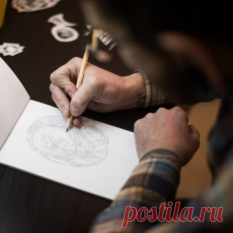 Краткое руководство арт-терапевта. Что делать, если..?

1. Устал – рисуй цветы.

2. Злой – рисуй линии.

3. Болит – лепи.

4. Скучно – заполни листок бумаги разными цветами.

5. Грустно – рисуй радугу.

6. Страшно – плети макраме или делай аппликации из тканей.

7. Ощущаешь тревогу – сделай куклу-мотанку.

8. При возмущении – рвите бумагу на мелкие кусочки.

9. Чувствуешь беспокойство – складывай оригами.

10. Хочешь расслабиться – рисуй узоры.

11. Важно вспомнить – рисуй...