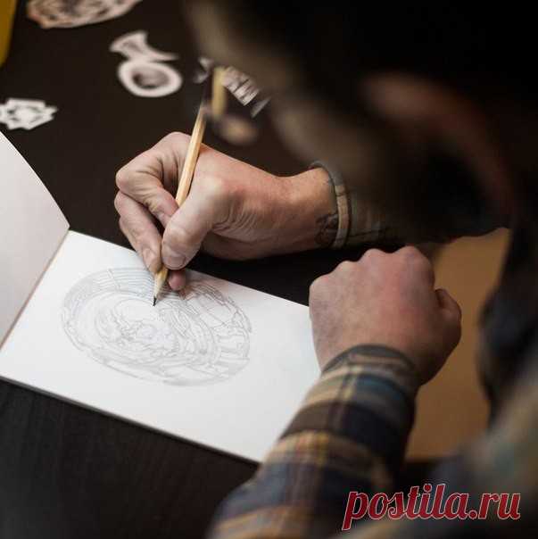 Краткое руководство арт-терапевта. Что делать, если..?

1. Устал – рисуй цветы.

2. Злой – рисуй линии.

3. Болит – лепи.

4. Скучно – заполни листок бумаги разными цветами.

5. Грустно – рисуй радугу.

6. Страшно – плети макраме или делай аппликации из тканей.

7. Ощущаешь тревогу – сделай куклу-мотанку.

8. При возмущении – рвите бумагу на мелкие кусочки.

9. Чувствуешь беспокойство – складывай оригами.

10. Хочешь расслабиться – рисуй узоры.

11. Важно вспомнить – рисуй...