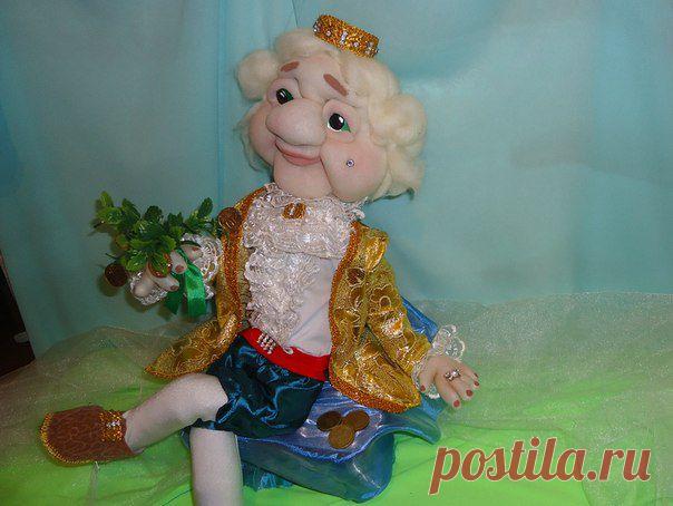Кукла "Денежный король" рост 57 см, руки, ноги, пальчики гнутся, скульптурно текстильная техника, продана в 2014г, живет в России.