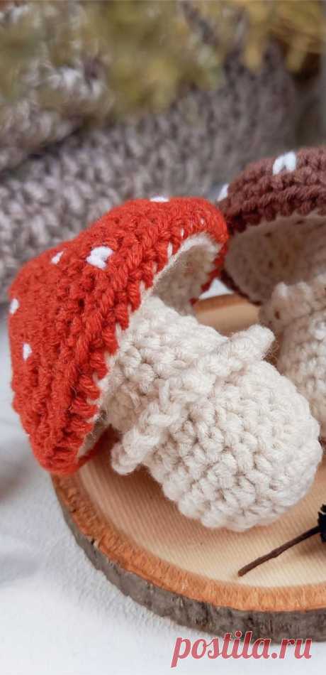PDF Мухомор крючком. FREE crochet pattern; Аmigurumi toy patterns. Амигуруми схемы и описания на русском. Вязаные игрушки и поделки своими руками #amimore - маленький грибок, мухомор, поганка, грибы.