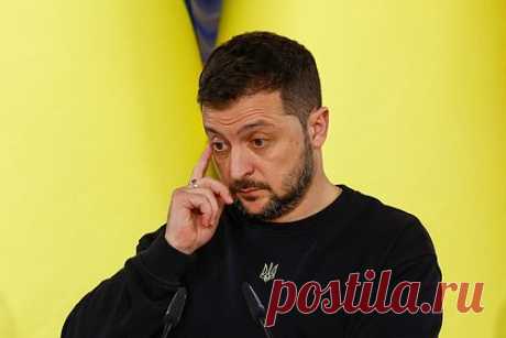 Во Франции призвали Зеленского к переговорам с Россией. Лидер французской партии «Патриоты» Флориан Филиппо призвал западные страны подтолкнуть президента Украины Владимира Зеленского к мирным переговорам с Россией. «Давайте остановим эту бойню, перестанем призывать украинцев в армию против их воли, прекратим отправлять туда деньги, оружие», — написал он.