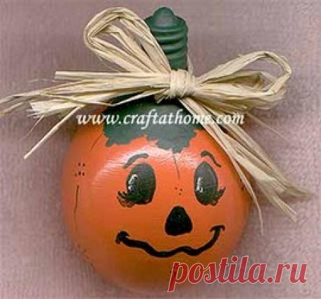 Recycled Light Bulb Pumpkin