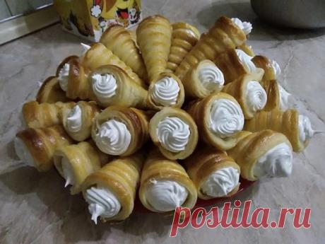 К вашему вниманию предлагаю мою новую находку, белковый крем, вкусный и стойкий, который выручит для украшения любого тортика!