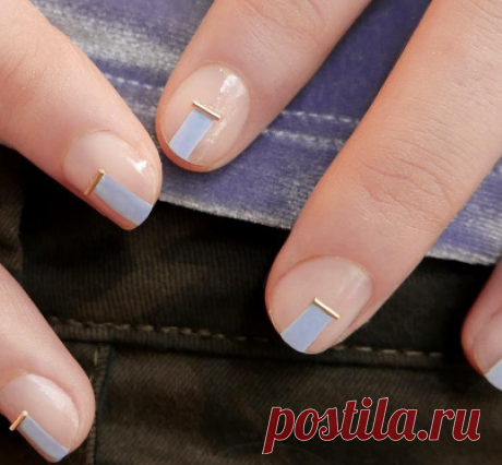 Alicia Torello в Instagram: «Another look at the simple negative space nails for @intothegloss using @deborahlippmann in Blue Orchid and @daily_charme gold bars»