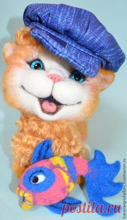 Кот-рыбак(продан) - рыжий,котёнок,валяная игрушка,рыбка,рыба,кепка,авторская игрушка