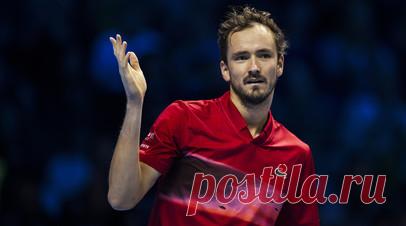 Не выгорание, но что-то такое: Медведев неудачно стартовал на Итоговом турнире ATP и потерпел четвёртое поражение подряд. Даниил Медведев уступил Тейлору Фрицу в двух сетах в стартовом матче Итогового турнира ATP. Главной причиной осечки послужили проблемы на второй подаче и восемь двойных ошибок. После окончания встречи россиянин посетовал на усталость и предположил, что даже отдых не поможет ему вернуться на прежний уровень. Несмотря на четыре поражения подряд, текущий сезон для уроженца…