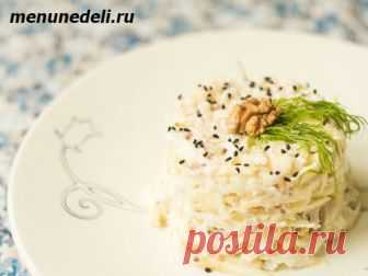 Рецепт салата из стеблей сельдерея с курицей / Меню недели