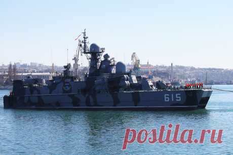 Ракетный корабль на воздушной подушке &quot;Бора&quot; 
© ИТАР-ТАСС/ Станислав Красильников  
Подробнее на ТАСС:  https://tass.ru/armiya-i-opk/1963357  |  Севастопольский рейд: боевые корабли Черноморского флота - Армия и ОПК - ТАСС
