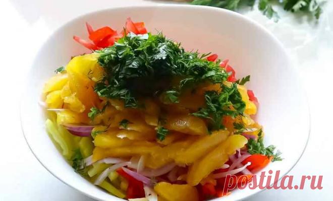 Легкий салат с курицей и сливой