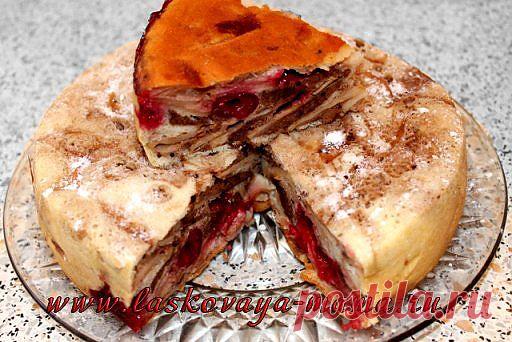 Мраморная шарлотка с яблоками и вишней в мультиварке