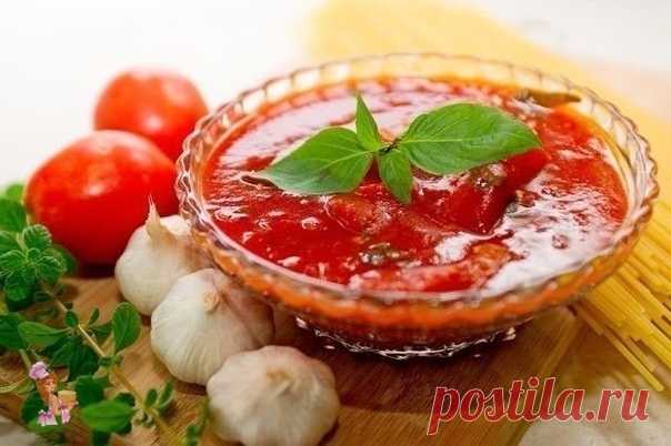 САМЫЕ ВКУСНЫЕ СОУСЫ НА ПРАЗДНИЧНЫЙ СТОЛ 
1. Сацебели 

Ингредиенты: 
● Томатная паста (густая) — 200 г 
● Вода — 200 г 
● Кинза — 2 пуч. 
● Чеснок — 4-5 зуб. 
● Аджика (не соус, а приправа в баночке) — 1 ч. л. 
● Уксус (столовый) — 1 ч. л. 
● Соль (по вкусу) — 1 ч. л. 
● Перец чёрный (молотый) — 0,25 ч. л. 
● Хмели-сунели — 1 ст. л. 

Приготовление: 

Режем кинзу мелко, добавляем к зелени чеснок, продавленный через чеснокодавилку, столовую ложку с верхом хмели-сунели, уксу...