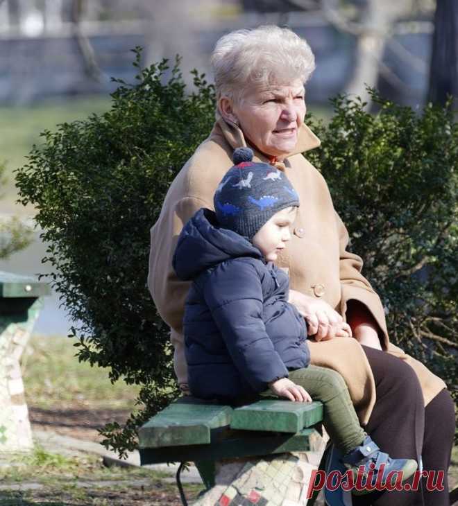 Психолог рассказала, как мы учим детей предавать себя. И эта правда бьет хлестче пощечины / AdMe