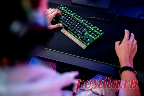 Названы лучшие игры 2022 года. Игрой года по версии журнала Time оказалась God of War Ragnarök. В пятерку лучших игр также вошли Horizon Forbidden West, The Quarry, Elden Ring и Stray. «После многочисленных задержек и неудач из-за пандемии индустрия видеоигр в 2022 году, наконец, снова набирает обороты», — прокомментировали рейтинг журналисты.