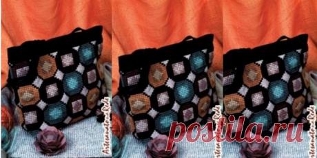 Сумка из мешковины с вышивкой геометрического рисунка