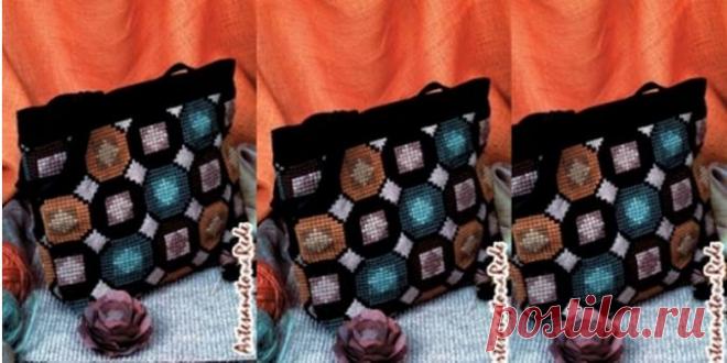 Сумка из мешковины с вышивкой геометрического рисунка