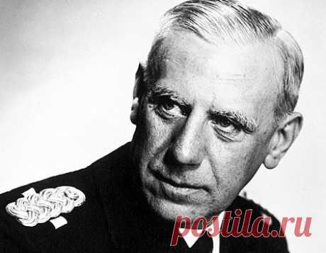 За что Гитлер казнил главу Абвера Адмирала Канариса Фигура Вильгельма Канариса – адмирала и руководителя военной разведки Третьего рейха – одна из самых противоречивых в истории Второй мировой войны. Будучи главой Абвера, он выступал против войны с Европой и руководства фюрера.